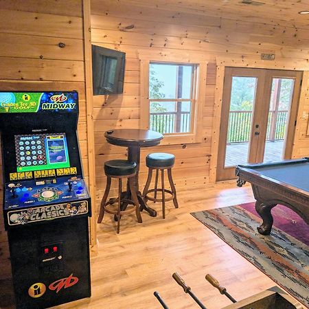 Misty Mountain Adventure Lodge Gatlinburg Exterior photo