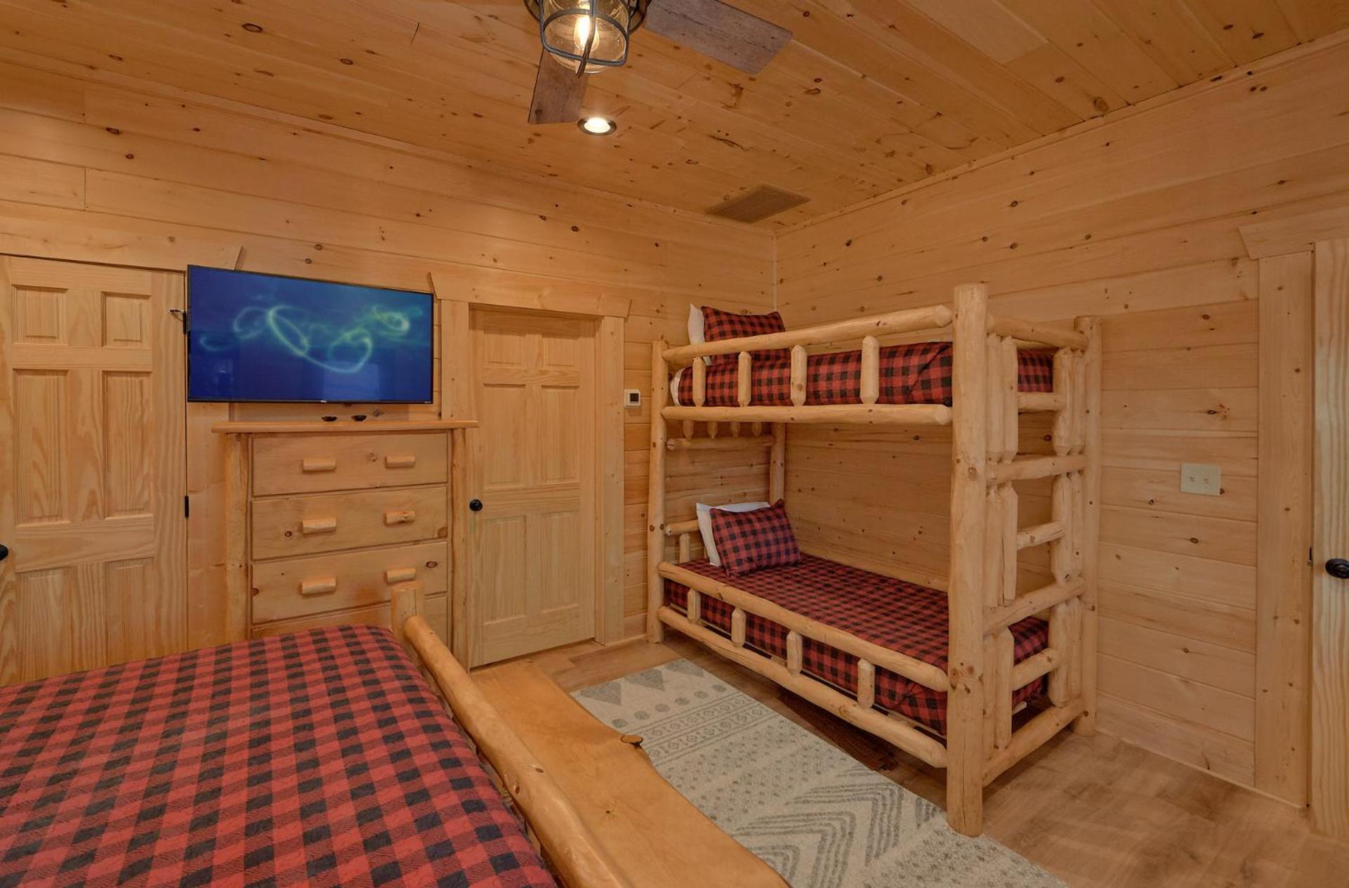 Misty Mountain Adventure Lodge Gatlinburg Exterior photo