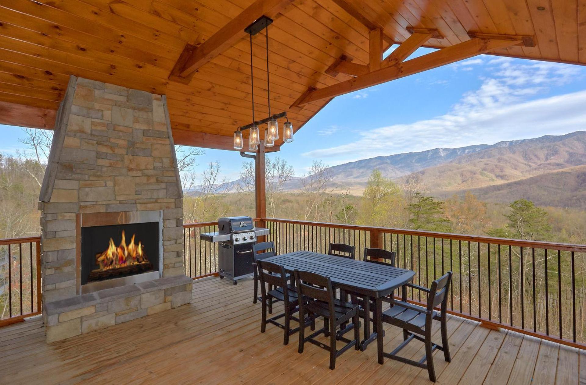 Misty Mountain Adventure Lodge Gatlinburg Exterior photo