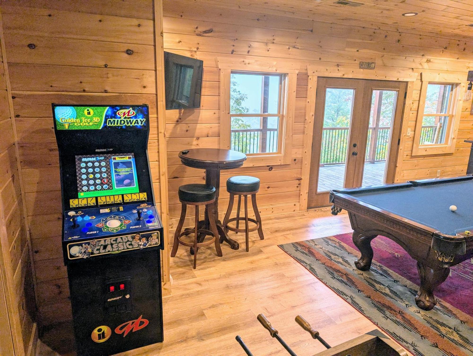 Misty Mountain Adventure Lodge Gatlinburg Exterior photo