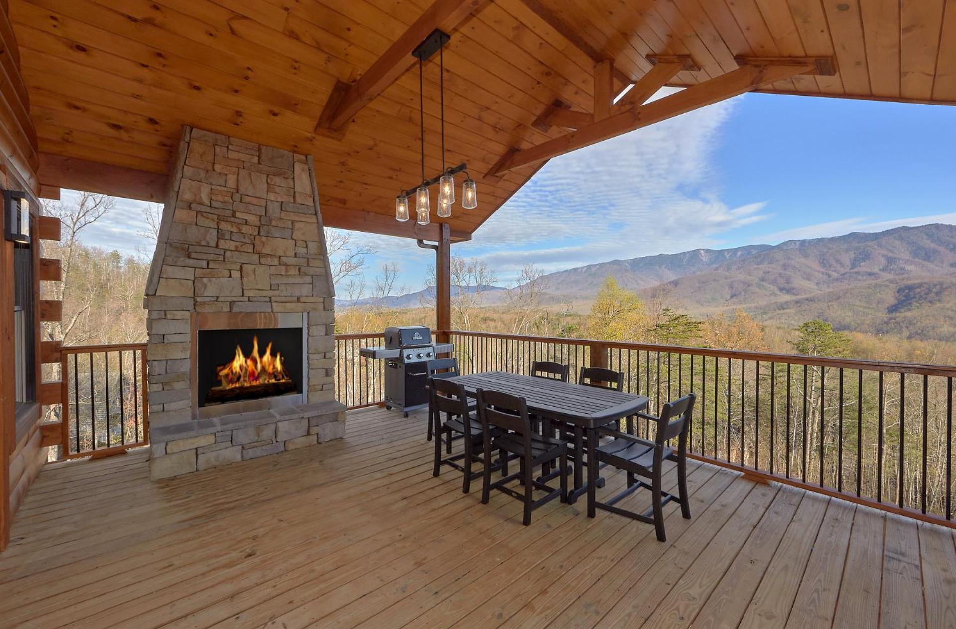 Misty Mountain Adventure Lodge Gatlinburg Exterior photo